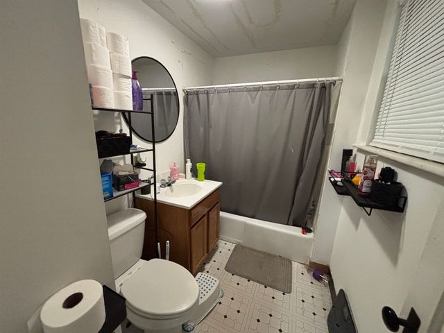 164 Pleasant Street, Claremont, NH 03743