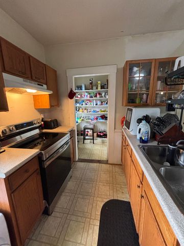 164 Pleasant Street, Claremont, NH 03743