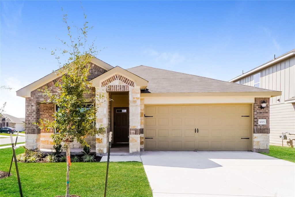 1003 Round Bale RD, Hutto, TX 78634