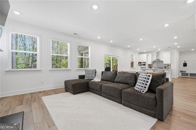 143 Meadow View Loop, Dallas, GA 30132