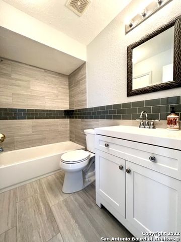 13119 FORUM RD, Universal City, TX 78148