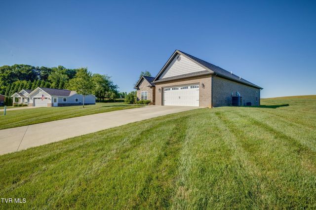 65 Clear Mountain Trail, Greeneville, TN 37745