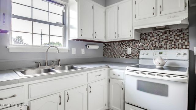 335 Earlywood Way, Louisville, KY 40229
