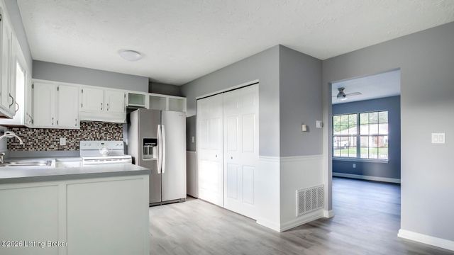 335 Earlywood Way, Louisville, KY 40229