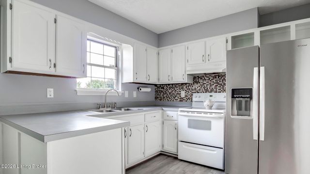 335 Earlywood Way, Louisville, KY 40229