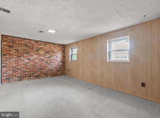 8015 CROSS CREEK DR, Glen Burnie, MD 21061