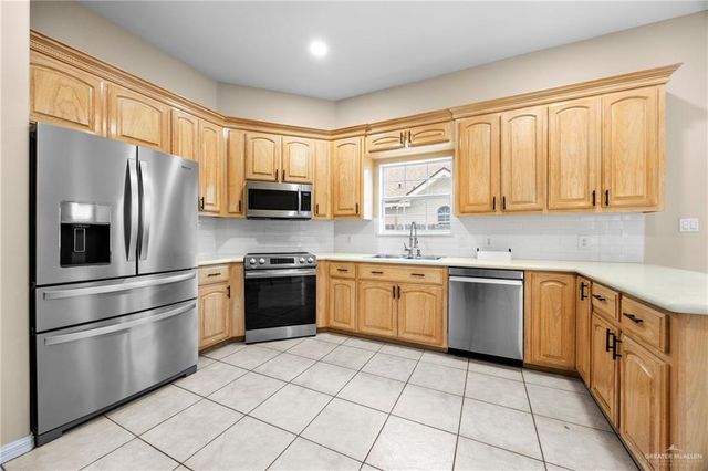 2200 N H Street, Mcallen, TX 78501