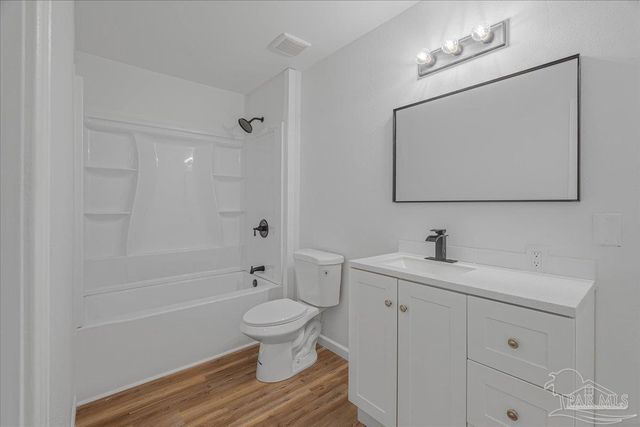 2301 W Michigan Ave 12, Pensacola, FL 32514