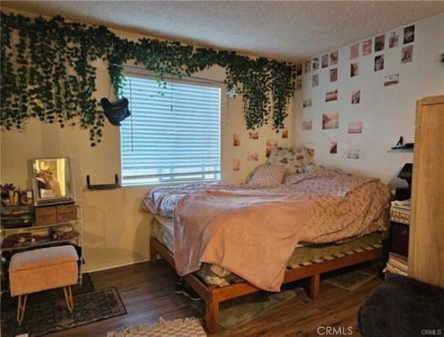 18307 Burbank Boulevard 41, Tarzana, CA 91356