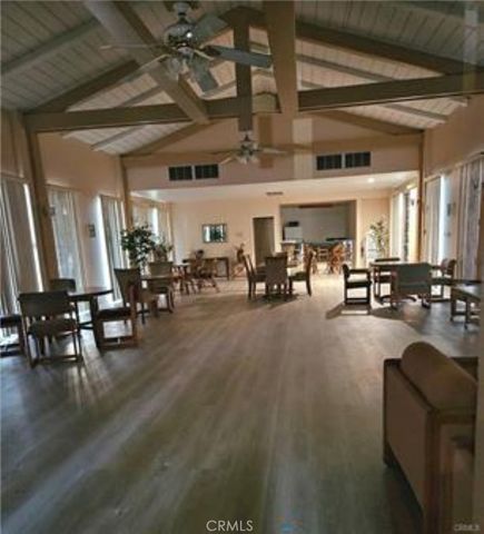 18307 Burbank Boulevard 41, Tarzana, CA 91356