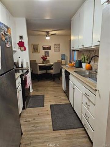 18307 Burbank Boulevard 41, Tarzana, CA 91356