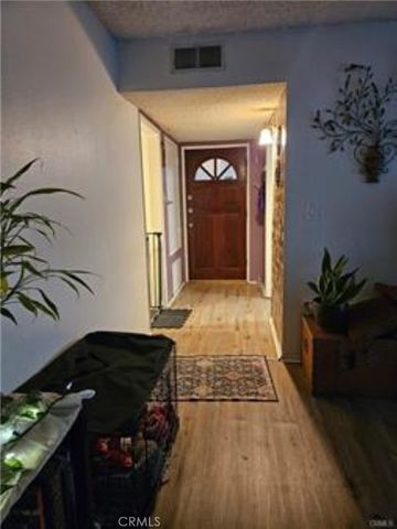 18307 Burbank Boulevard 41, Tarzana, CA 91356