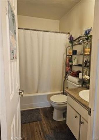 18307 Burbank Boulevard 41, Tarzana, CA 91356