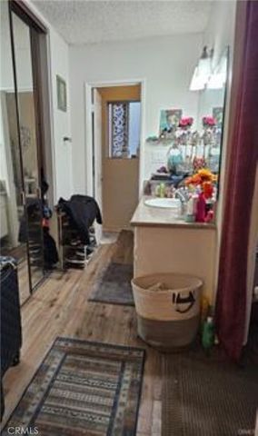18307 Burbank Boulevard 41, Tarzana, CA 91356