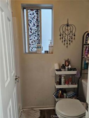 18307 Burbank Boulevard 41, Tarzana, CA 91356
