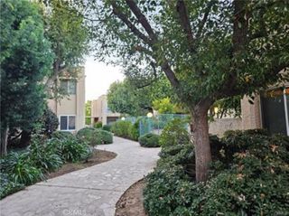 18307 Burbank Boulevard 41, Tarzana, CA 91356