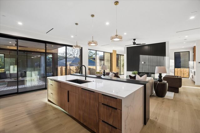 505 Wilmington Drive, Bellaire, TX 77401