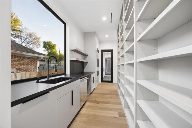 505 Wilmington Drive, Bellaire, TX 77401