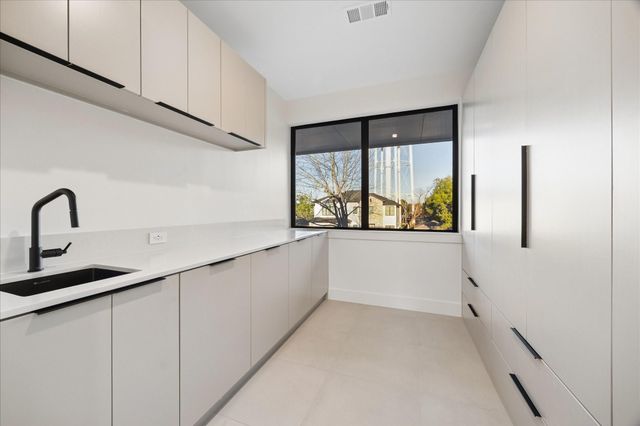 505 Wilmington Drive, Bellaire, TX 77401