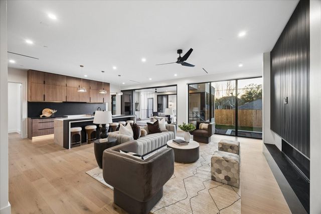 505 Wilmington Drive, Bellaire, TX 77401