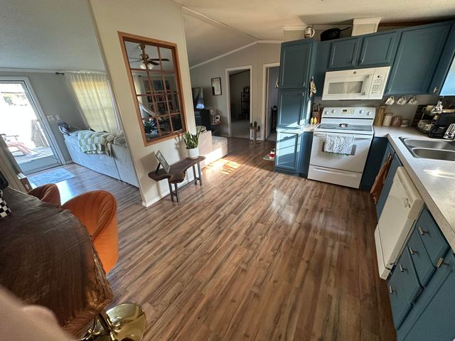 649 Eagle Avenue, Summersville, MO 65571