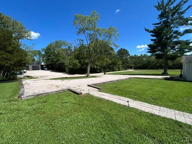 649 Eagle Avenue, Summersville, MO 65571