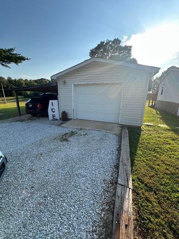 649 Eagle Avenue, Summersville, MO 65571