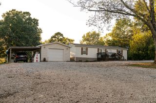 649 Eagle Avenue, Summersville, MO 65571