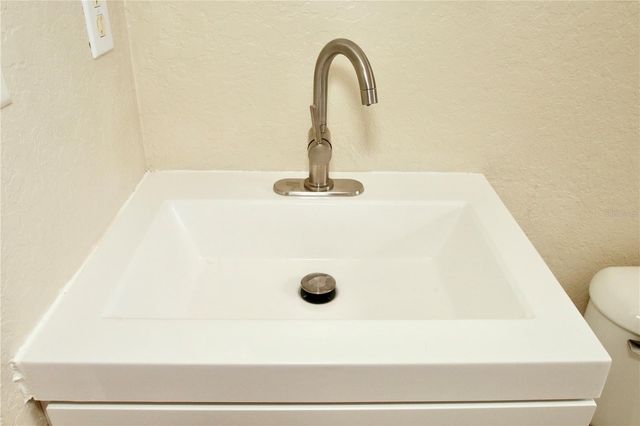 240 BOCA CIEGA ROAD, Mascotte, FL 34753