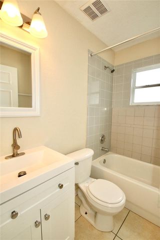 240 BOCA CIEGA ROAD, Mascotte, FL 34753