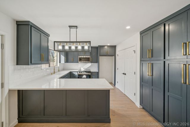 909 W Albuquerque Street, Broken Arrow, OK 74011