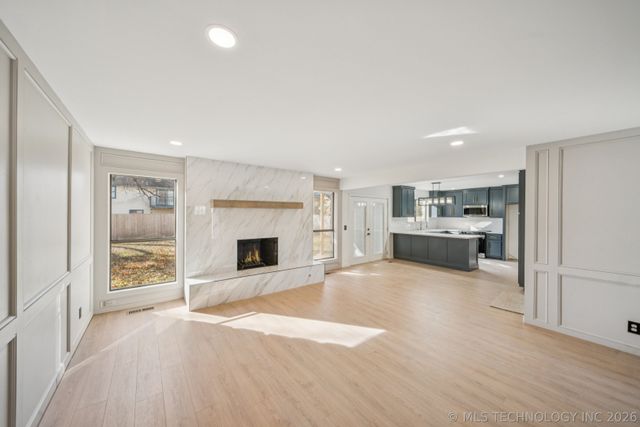 909 W Albuquerque Street, Broken Arrow, OK 74011