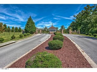 129 Creek Side Court, Bristol, TN 37620