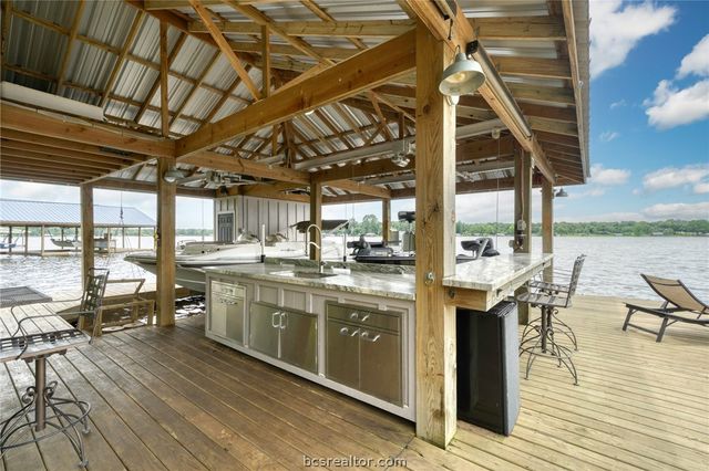 11452 Riley Green Road, Franklin, TX 77856