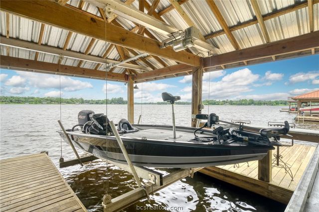 11452 Riley Green Road, Franklin, TX 77856