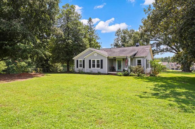 726 Foster Rd, Inman, SC 29349