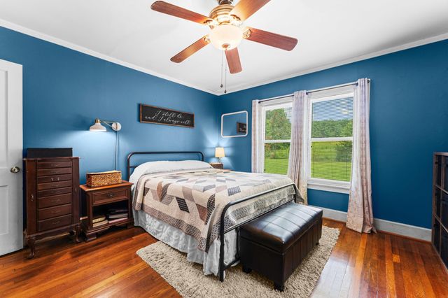 726 Foster Rd, Inman, SC 29349