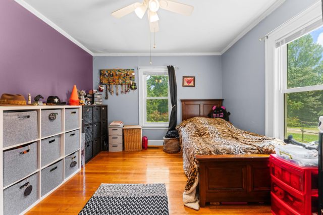 726 Foster Rd, Inman, SC 29349