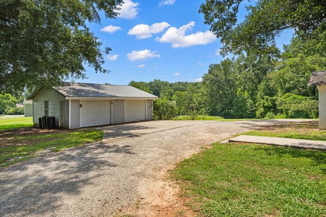 726 Foster Rd, Inman, SC 29349