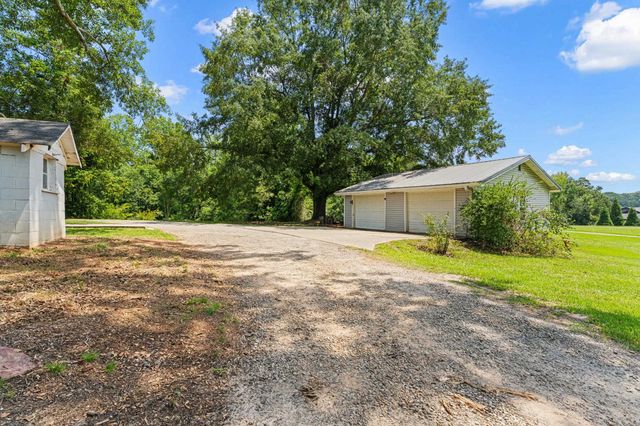 726 Foster Rd, Inman, SC 29349