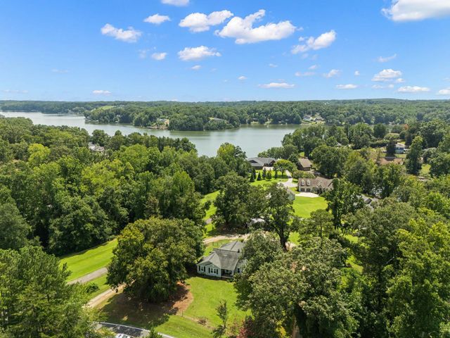 726 Foster Rd, Inman, SC 29349