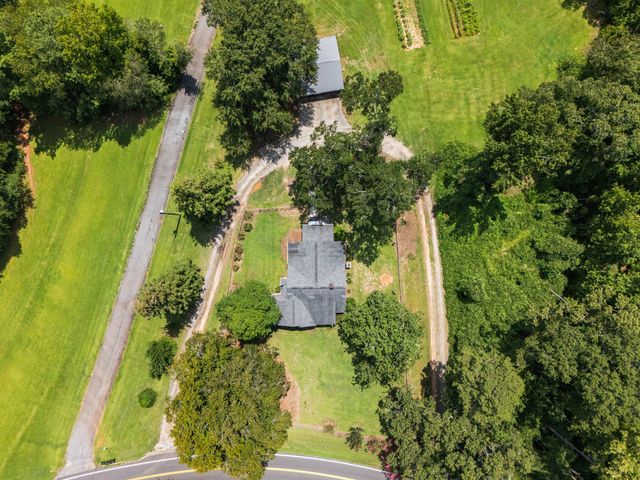 726 Foster Rd, Inman, SC 29349