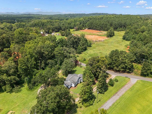 726 Foster Rd, Inman, SC 29349