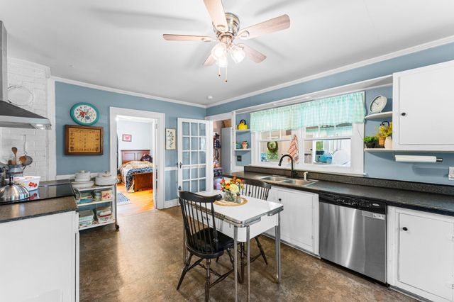726 Foster Rd, Inman, SC 29349