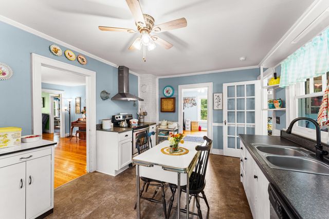 726 Foster Rd, Inman, SC 29349
