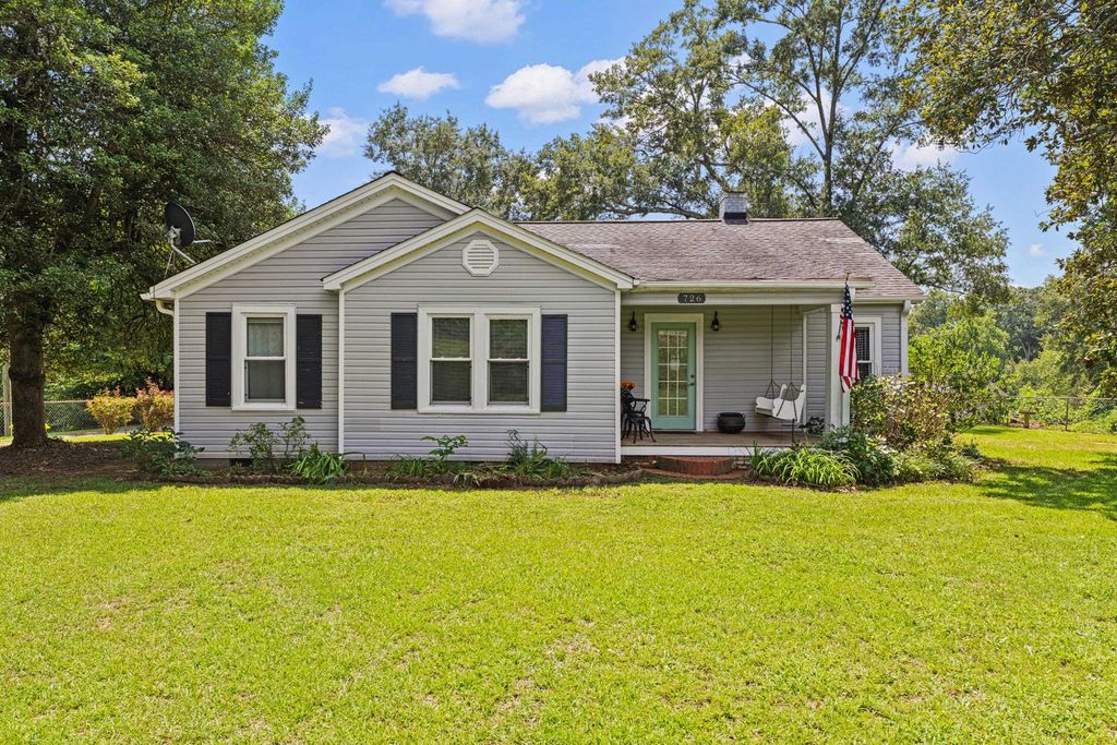 726 Foster Rd, Inman, SC 29349
