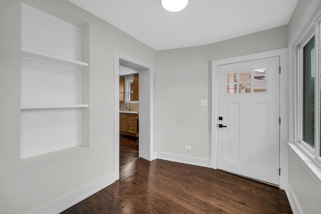 3048 N Marmora Avenue, Chicago, IL 60634
