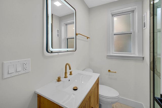 3048 N Marmora Avenue, Chicago, IL 60634