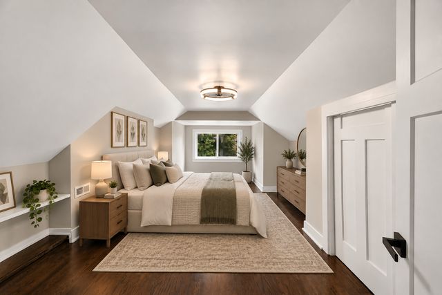 3048 N Marmora Avenue, Chicago, IL 60634