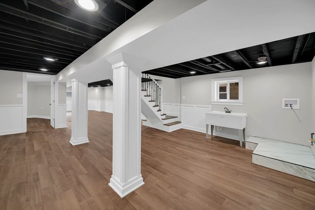 3048 N Marmora Avenue, Chicago, IL 60634